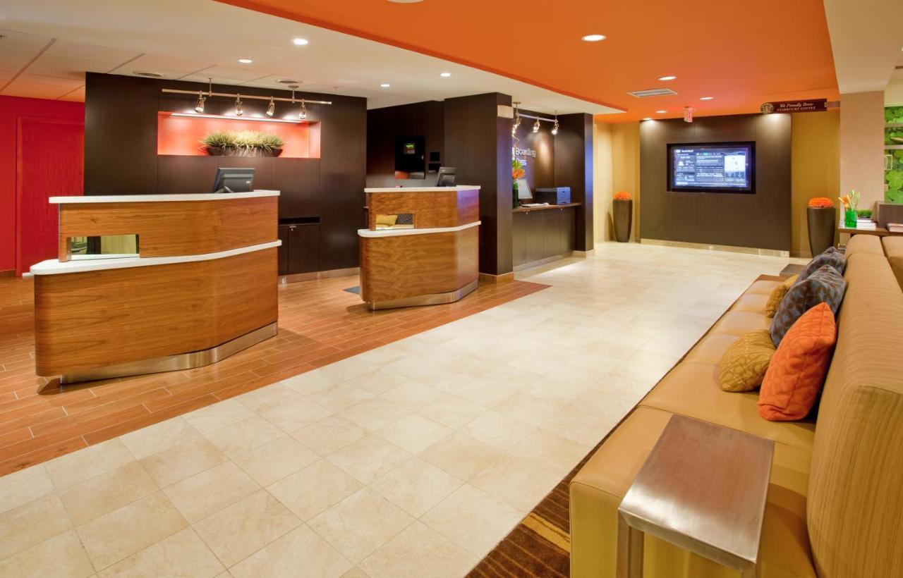 Courtyard Houston Hotel 3*