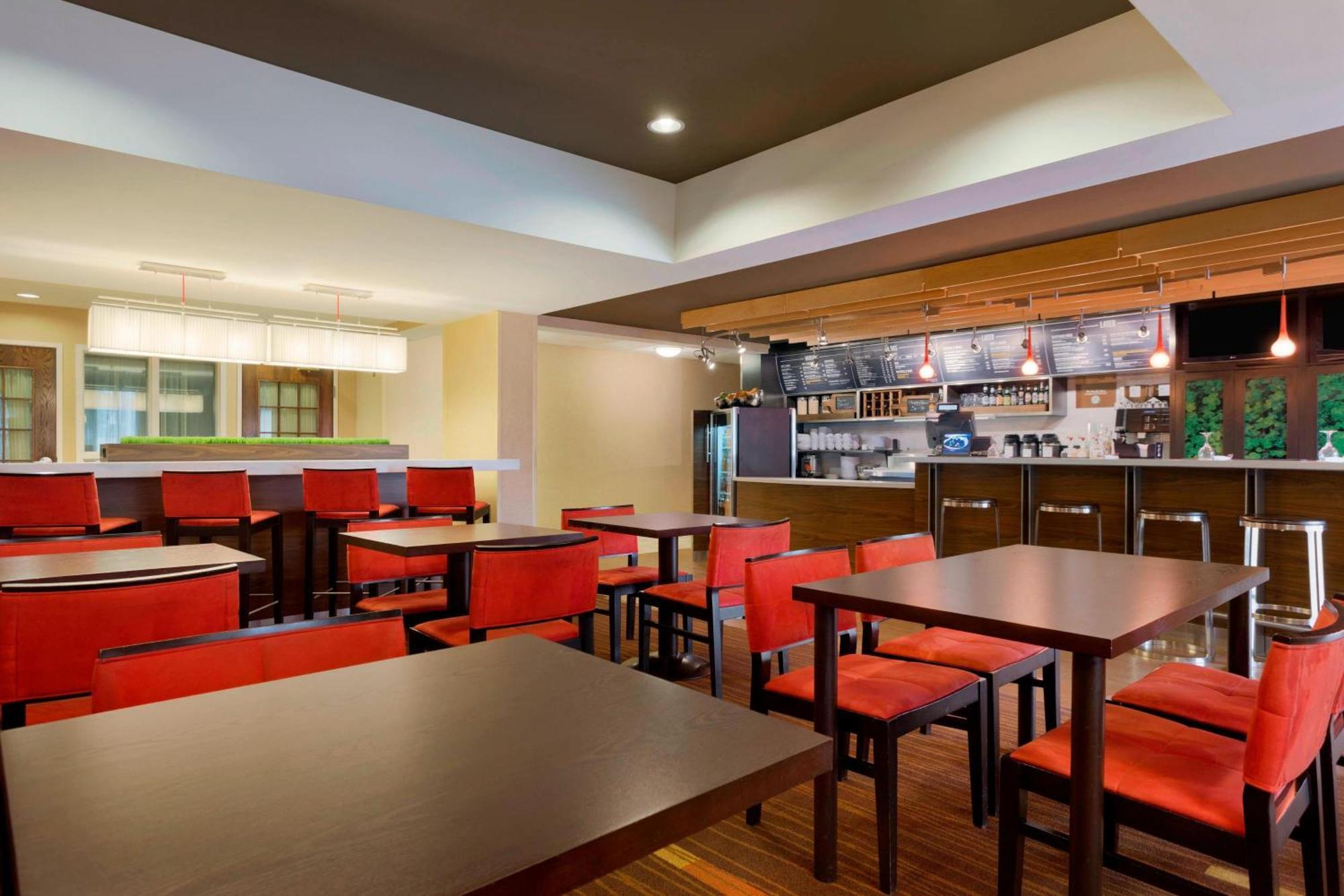 Courtyard Houston Hotel 3*