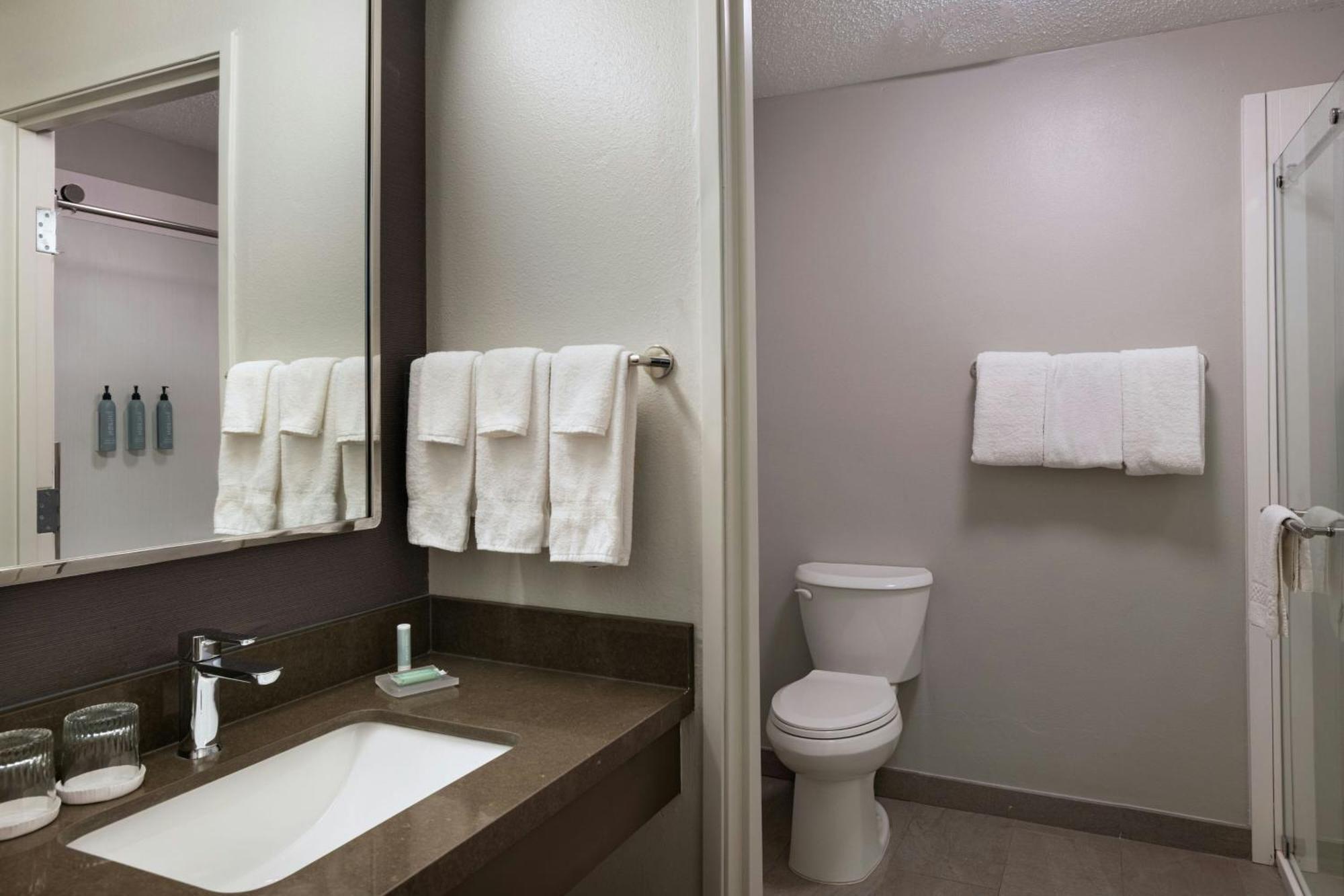 Courtyard Houston Hotel 3*