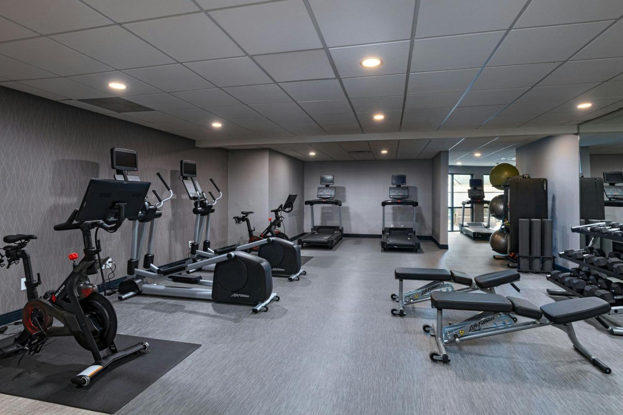 Courtyard Houston 3*
