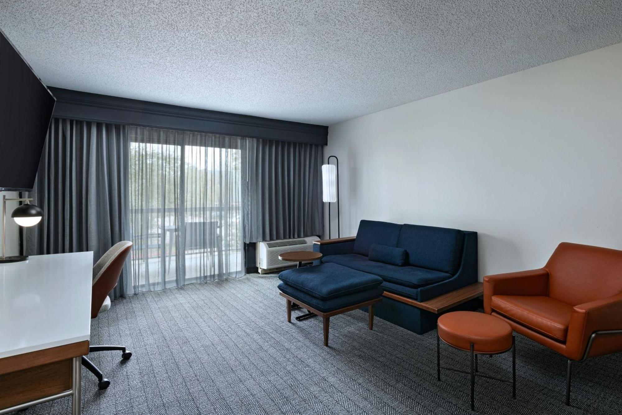 Hotel Courtyard Houston 3*