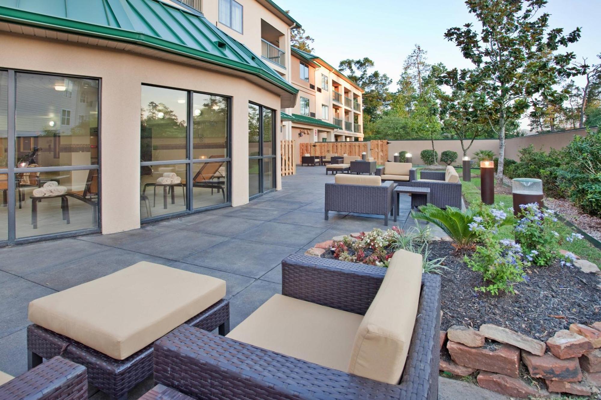 Courtyard Houston Hotel 3*